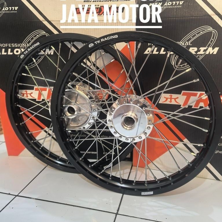 Sepaket Velg Tk Ring17 Ukuran 140 - 140 - Astrea grand/Supra lama  tromol set jari velg plus rakitan