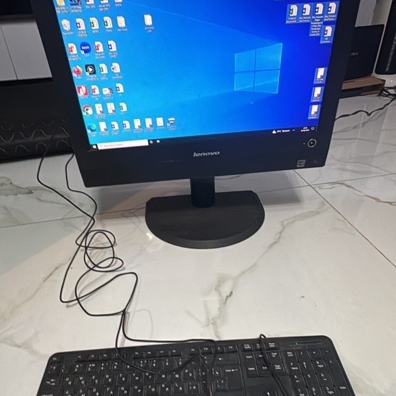 Komputer PC All in One Lenovo Core i5