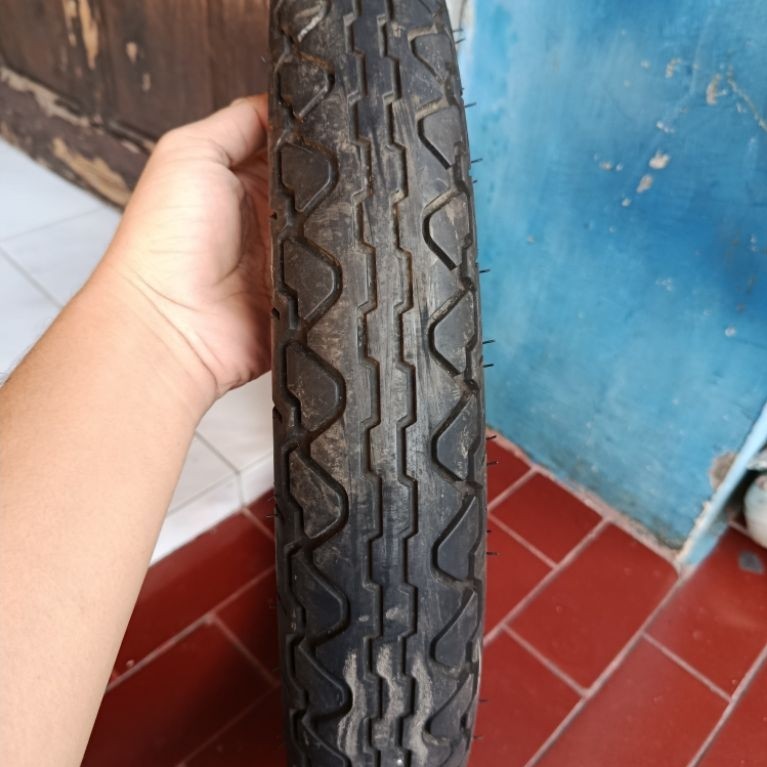 Ban IRC Ring 18 uk 275 Bekas