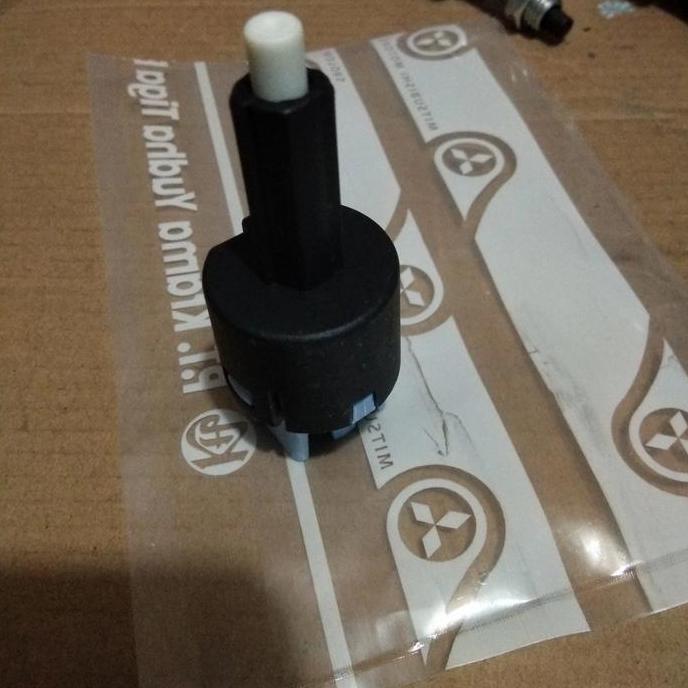 STOP SWITCH / SWITCH REM MITSUBISHI MIRAGE OUTLANDER PAJERO
