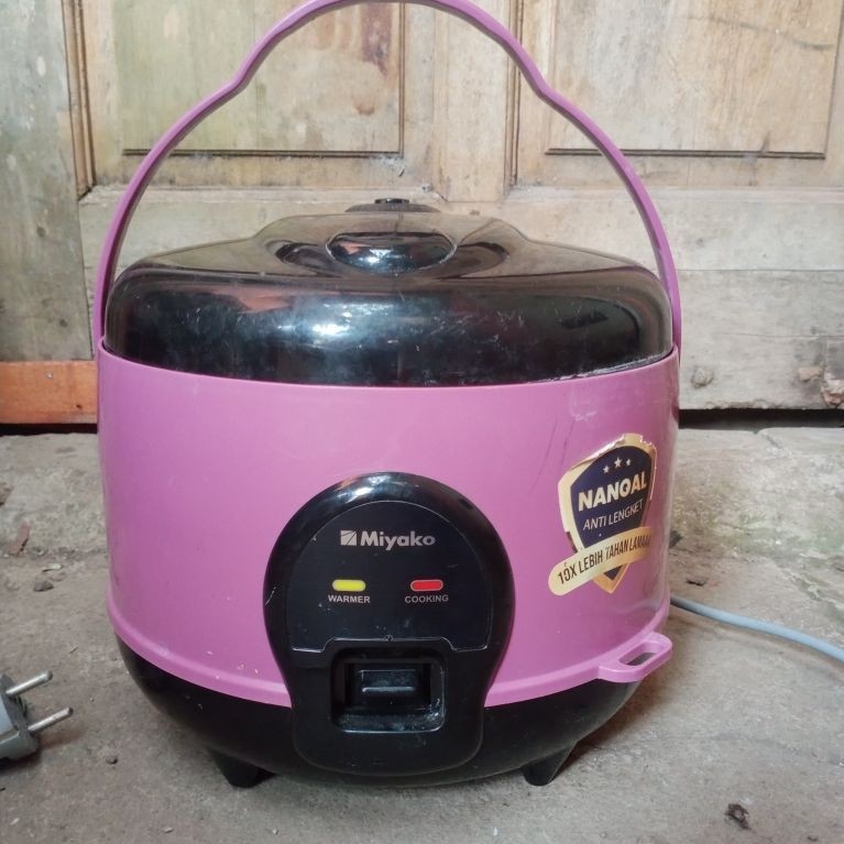 Majikom Rice Cooker 1,2 Liter Miyako Second