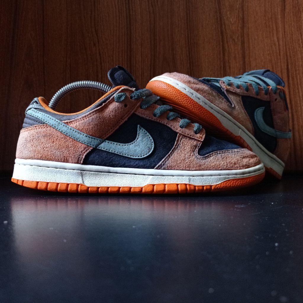 Sepatu Nike Dunk Low Black Orange | Size 40.5/255 | Sport Sneakers | Second Original