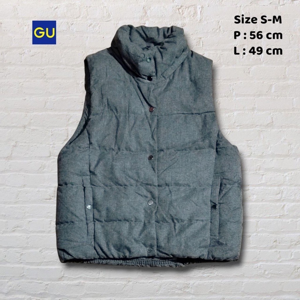 Size S-M Vest Rompi Puffer Tebal GU Grey Second Preloved #V06