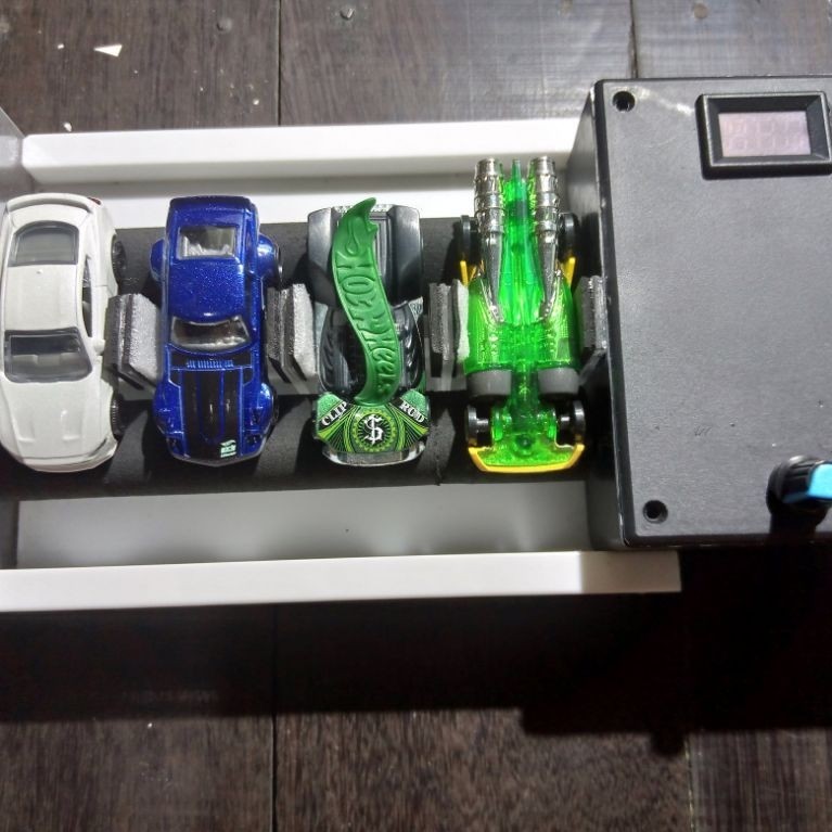 alat dangun hotwheels isi 4
