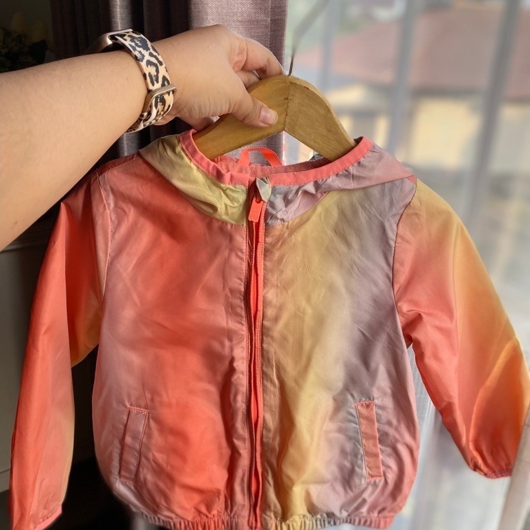 jaket  gap anak  perempuan.  jaket gradasi gap.jaket gap anak laki laki ganteng. jaket gap anak laki