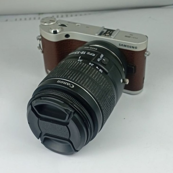 Kamera Mirrorless Samsung nx300 20.3MP Layar Tilt Vlogable WIFI Full HD Movie Saingan a6000 a6300 a6