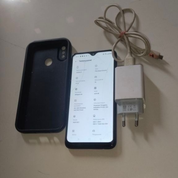 handphone realme 3 ram 4gb memori internal 64gb 4/64 GB 4 / Rom 64 hp android 10 kelengkapan charger