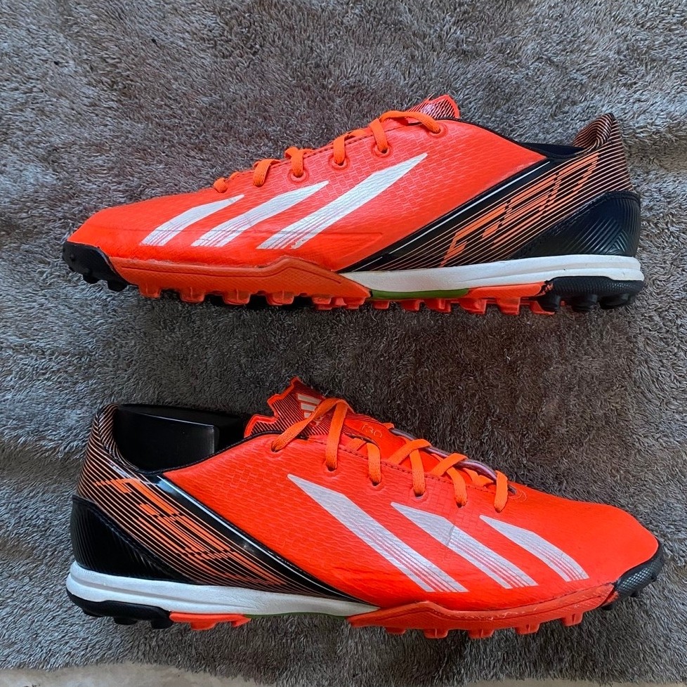 Sepatu adidas F30 Turf