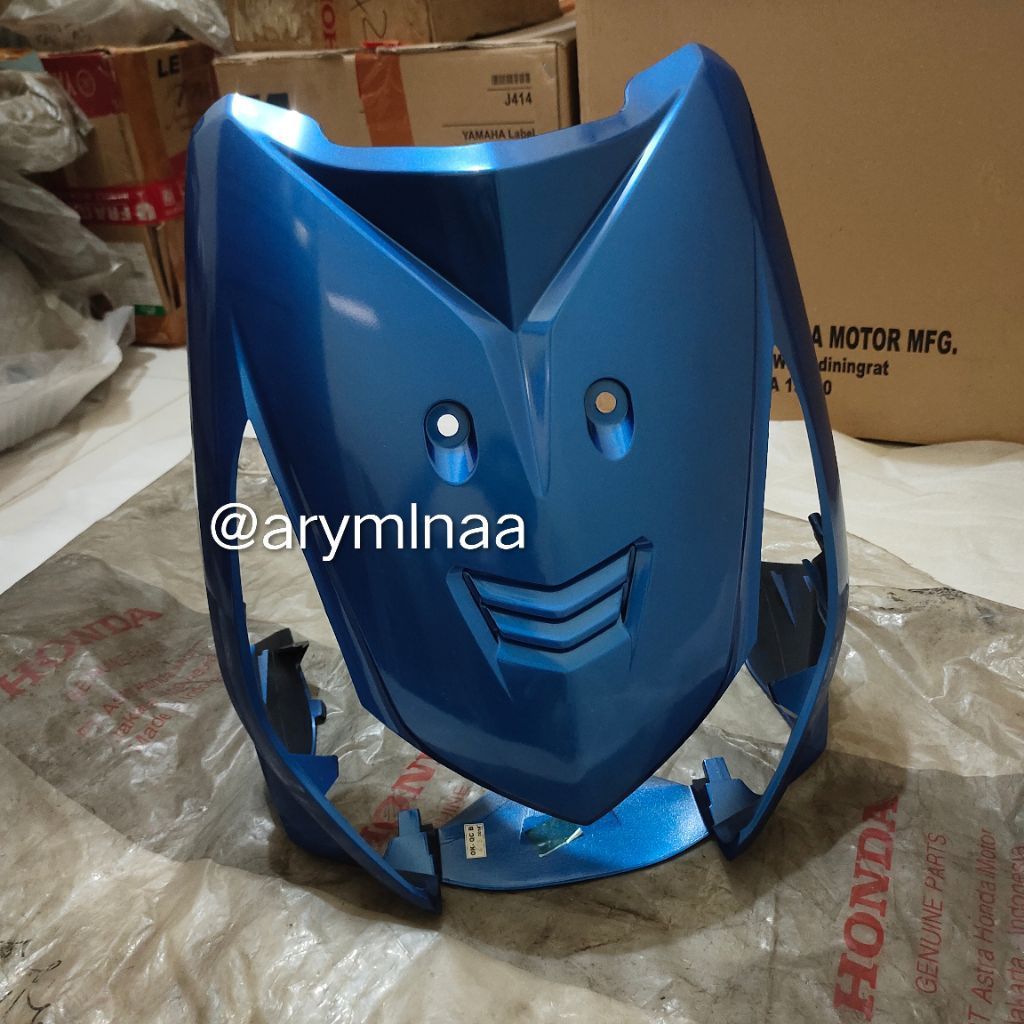 TAMENG PANEL DASI DEPAN BEAT LAMA KARBURATOR BIRU METALIK VBM 64301-KVY-960VBM ORIGINAL AHM NOS
