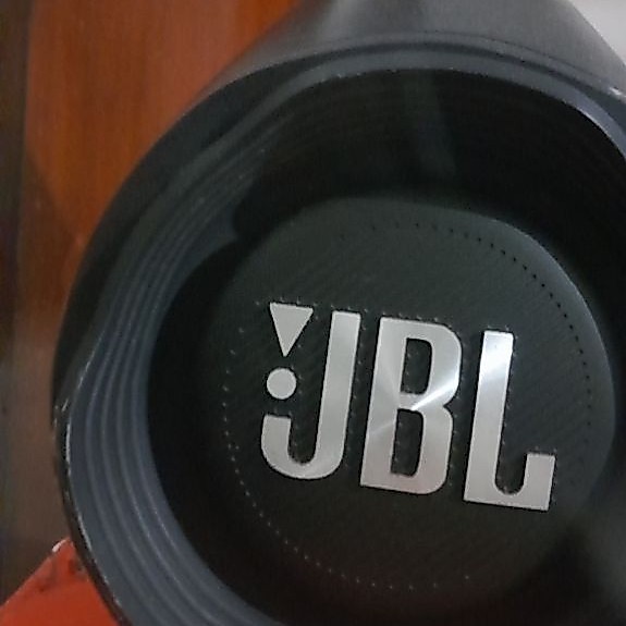 JBL Boombox 2