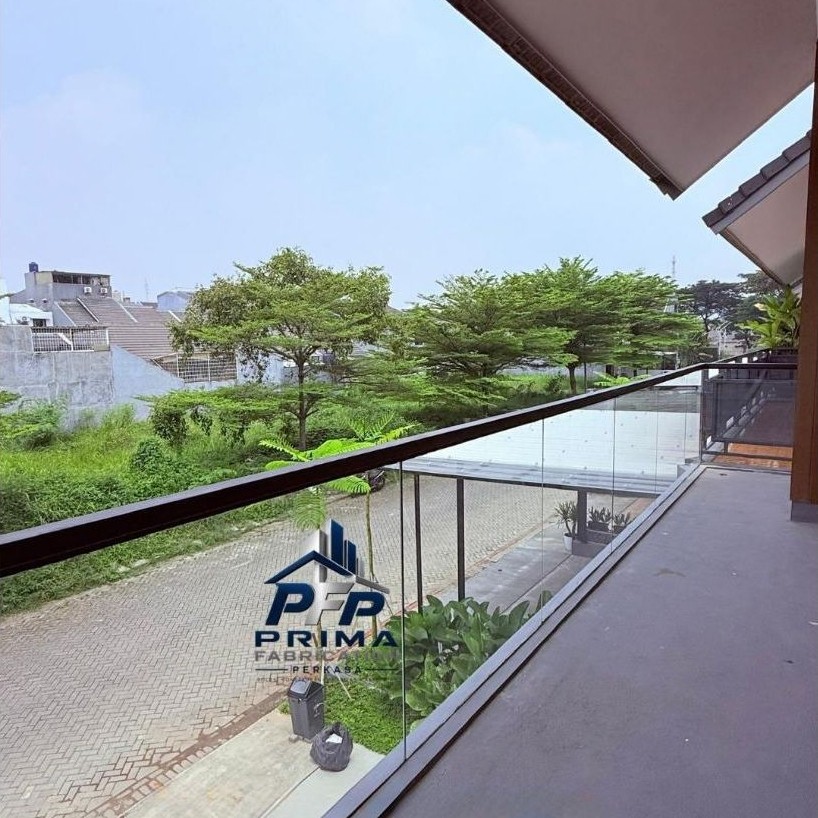 Railing balkon kaca tempered