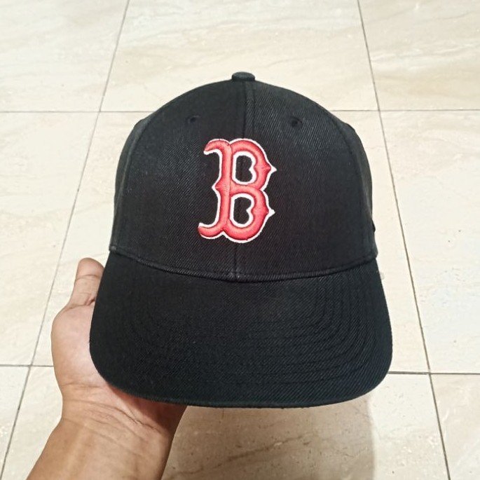 Topi Nike x MLB Boston Redsox logo B Charcoal adjustable velcro caps Original