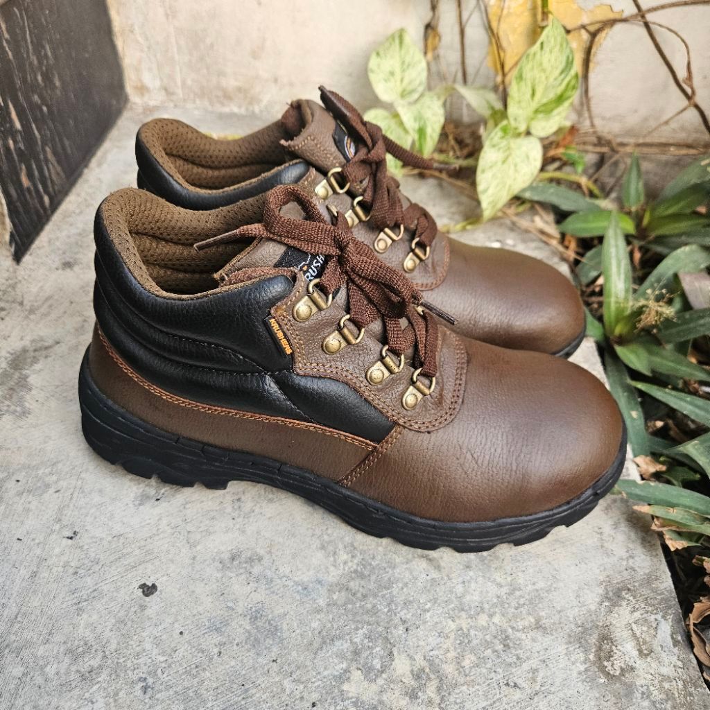 sepatu safety second krusher size 41(26cm)