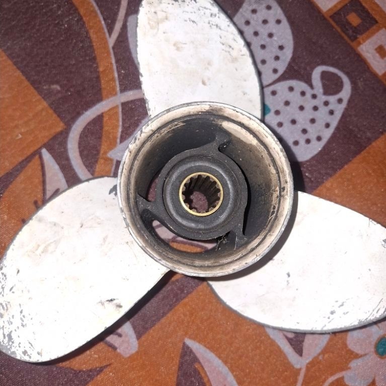 propeller mesin tempel 40 pk kode 113/8 × 12-G