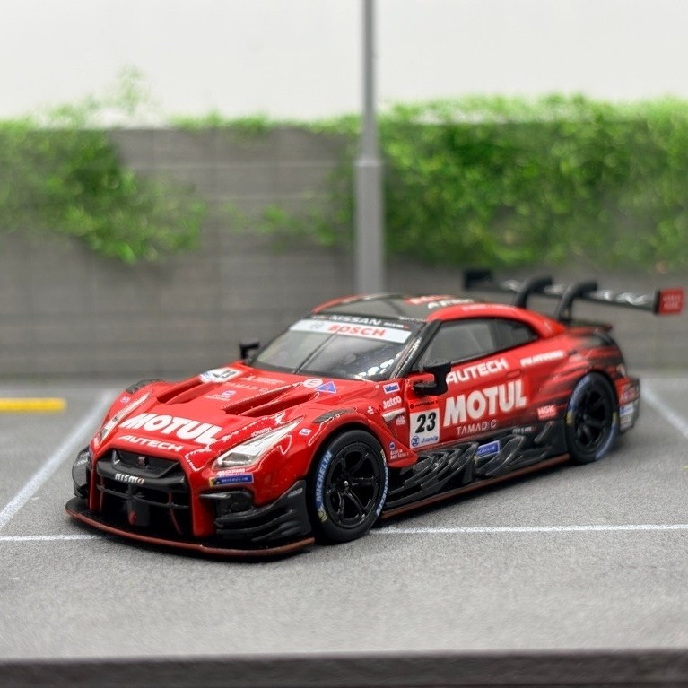 Mini GT Nissan GTR Nismo GT500 595