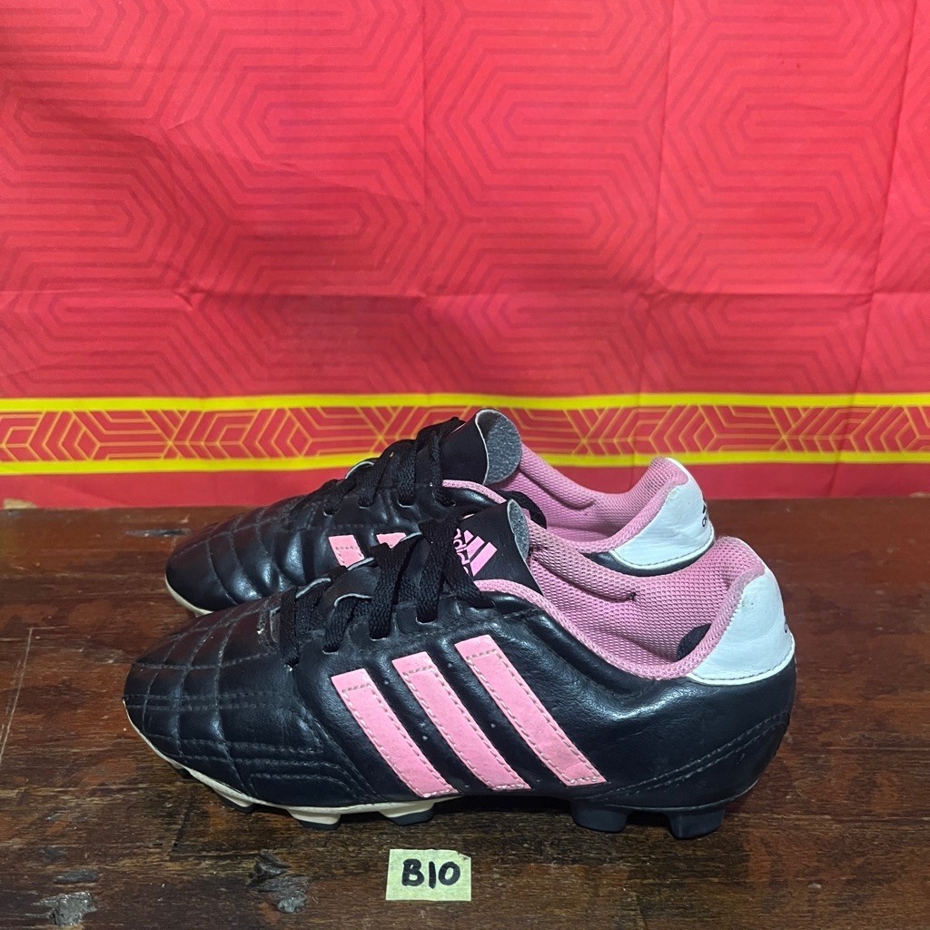 Sepatu bola anak Adidas Goletto IV TRX FG J size 32