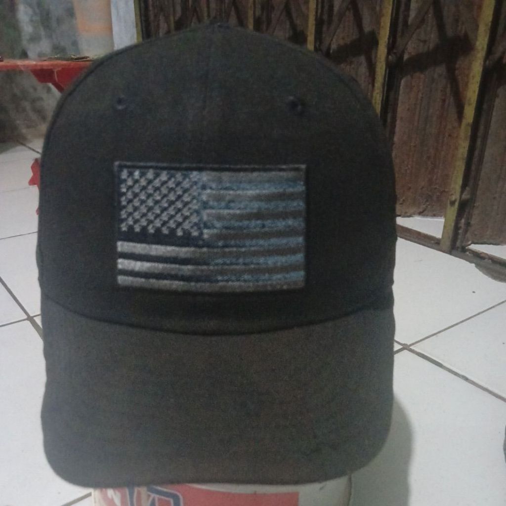 Topi baseball hitam dengan bordir bendera Amerika Serikat unisex casual