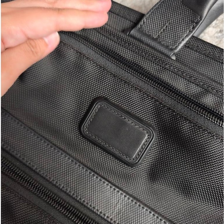 TUMI ALPHA Large 17 Inch Briefcase Tas Kantor Pria Hitam dengan Tali Bahu