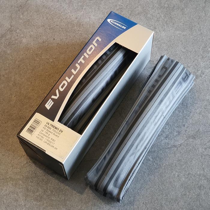 Ban Schwalbe Ultremo ZX 700x23c Clincher