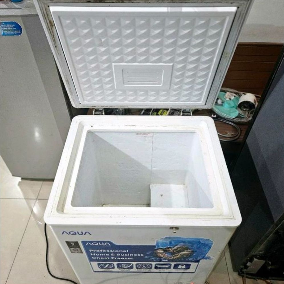 BOX FRESER/ FREEZER 100L AQUA AQF 100 BEKAS