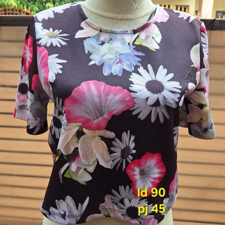 H&M Crop Top Floral  Preloved