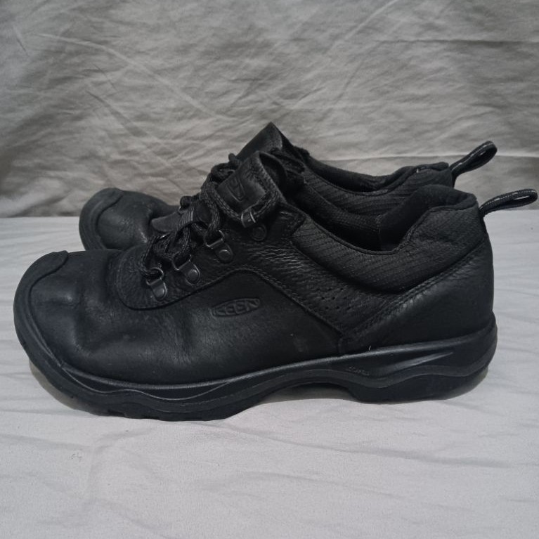 Keen shoes full black sepatu pria size 44