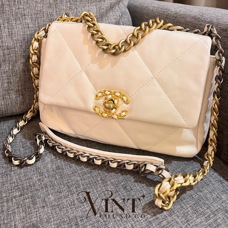CHANEL 19 (c19 bag)