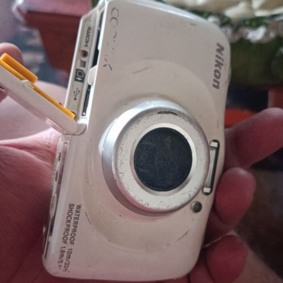 Nikon Coolpix W100 Waterproof Camera