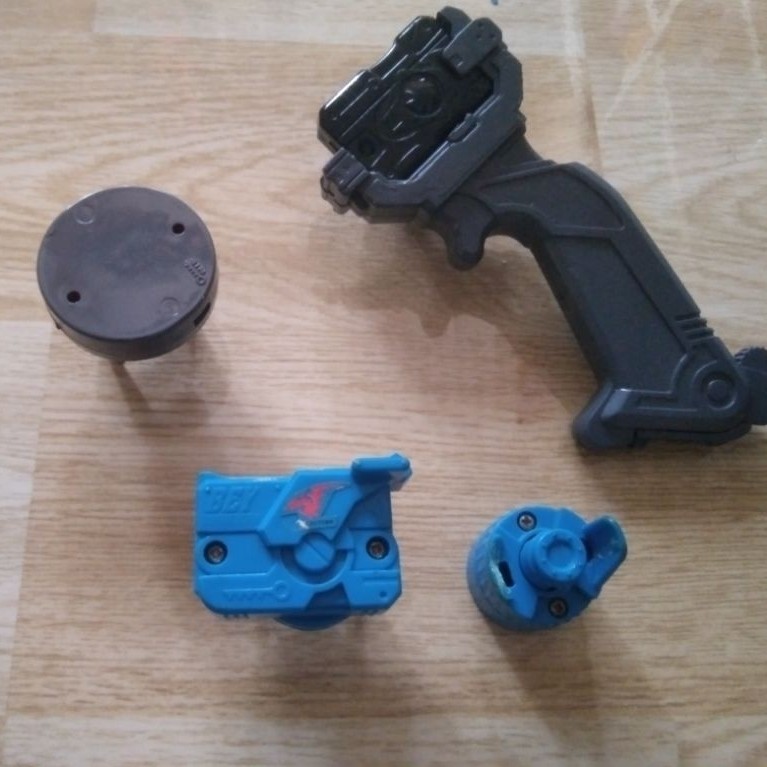Beyblade bakuten launcher set