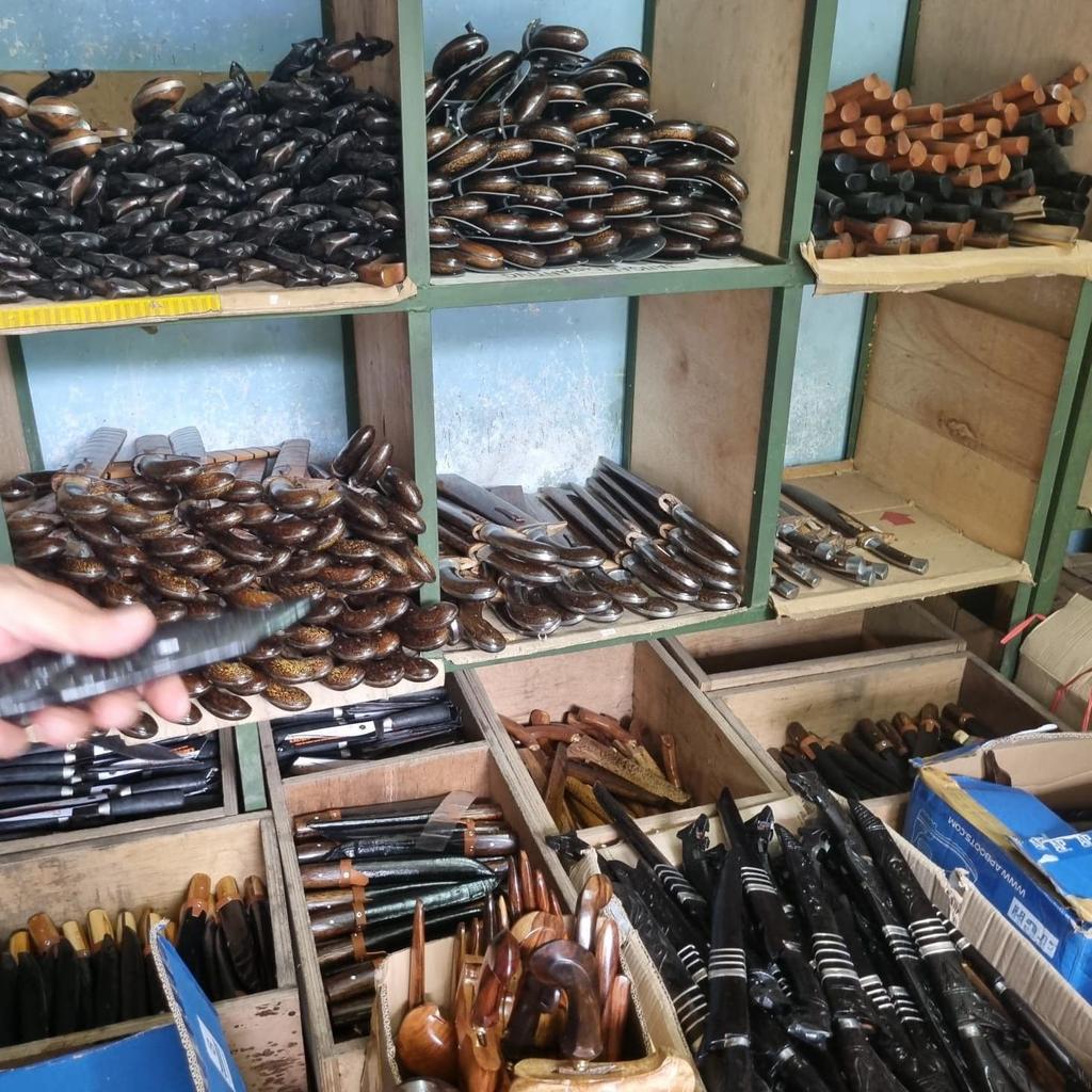 Congkrang Peralatan Kebun Parang Babad Rumput