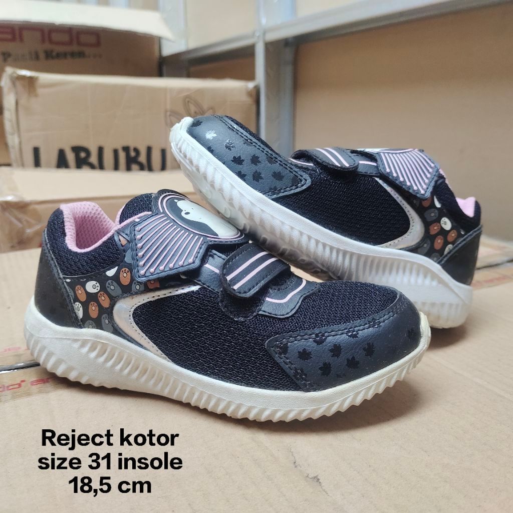 Reject sepatu Ando