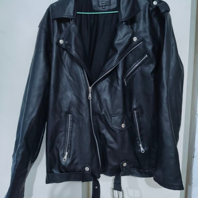Jaket Fennel Hitam