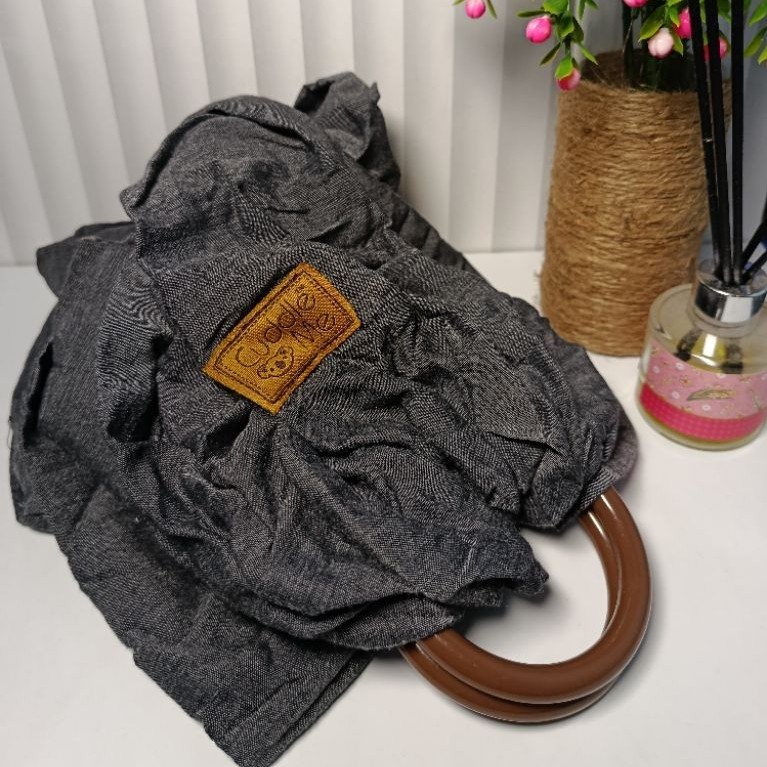 Preloved Gendongan Geos Ring Sling CUDDLE ME
