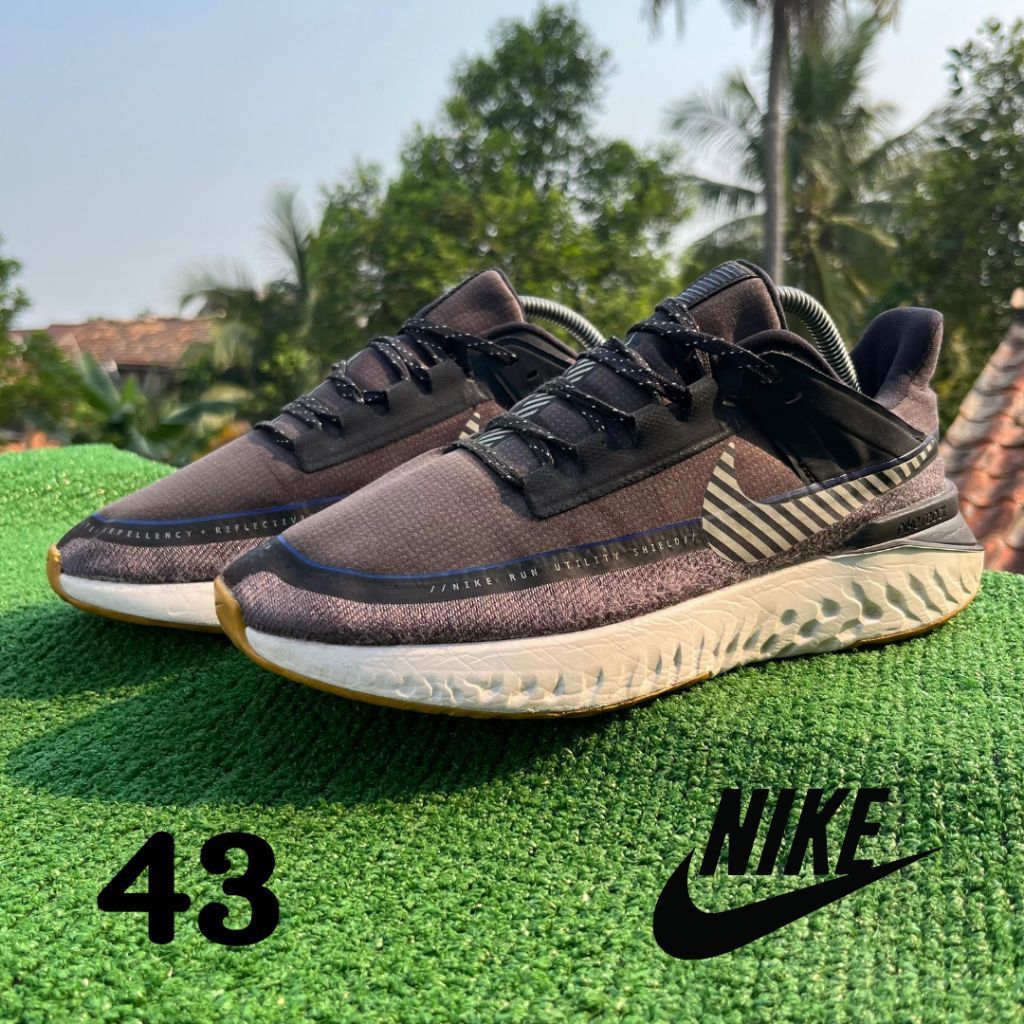 Nike Legend React 2 Shield
