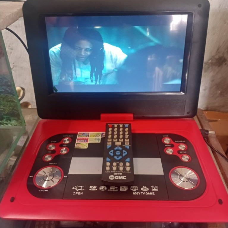 GMC DVD Portabel 10inc