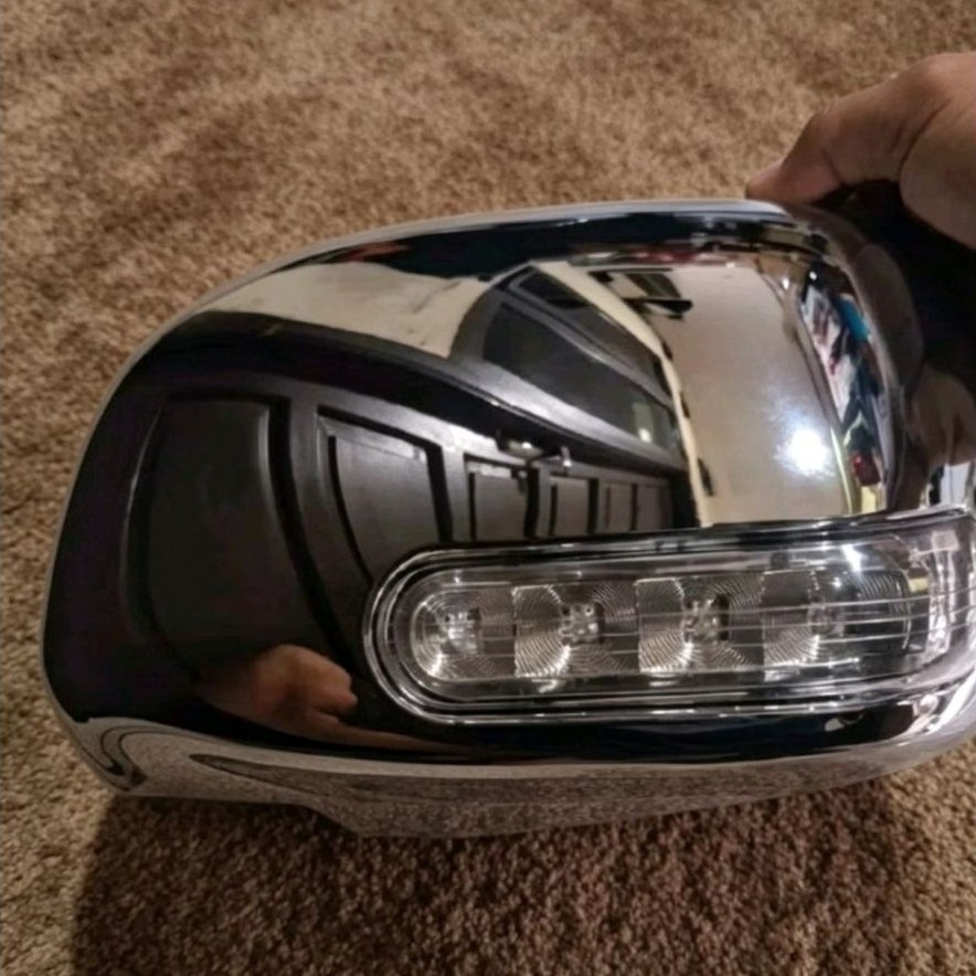 Cover spion + Lampu sein Innova 2005-2011 kanan kiri