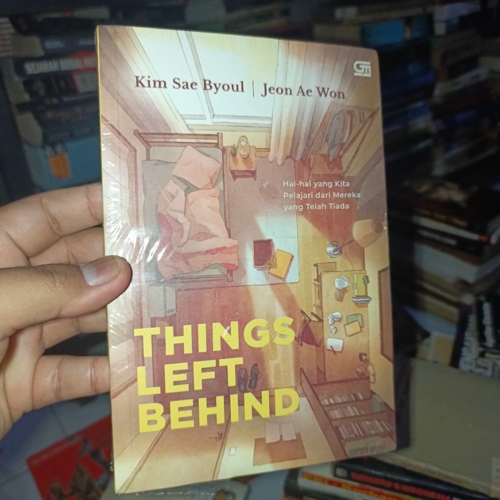 Buku Things Left Behind by Kim Sae Byoul dan Jeon Ae Won