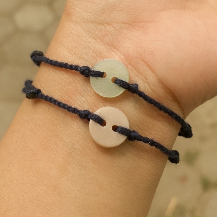 gelang benang kancing, gelang benang, gelang benang kepang, gelang benang navy