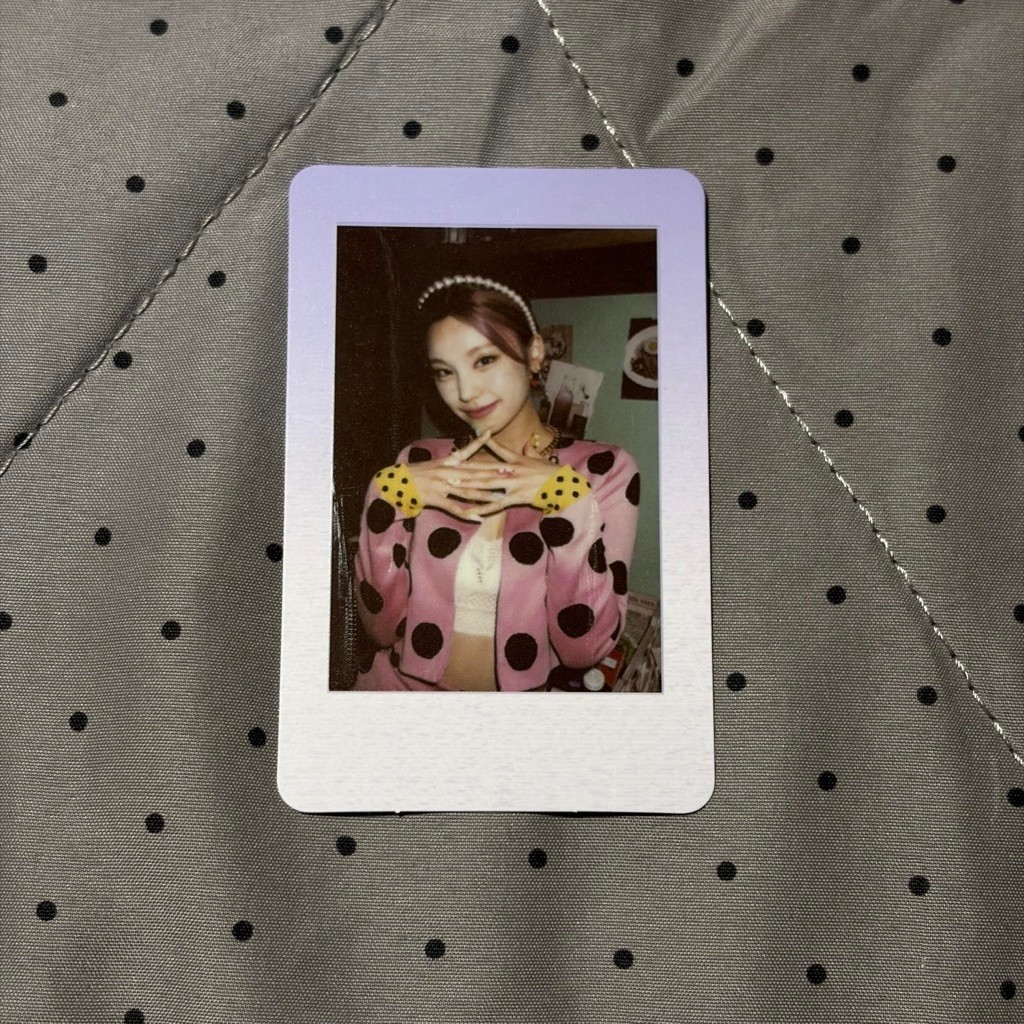 ITZY 1st Album Crazy In Love Official Polaroid Photocard Synnara Benefit KPOP