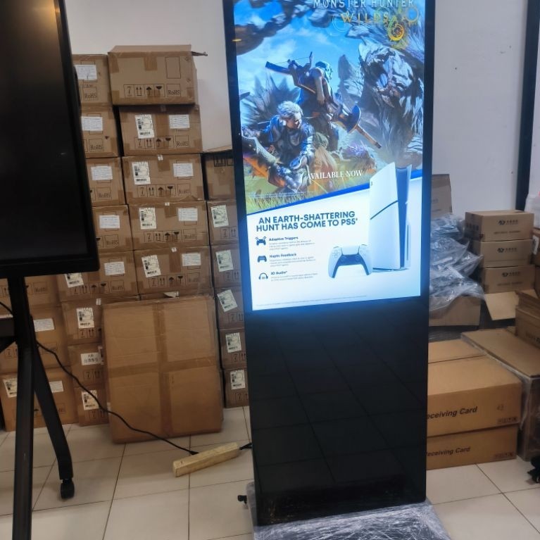 Digital Signage Touchscreen standing 43 Inch OS Android Type OKD-BA43