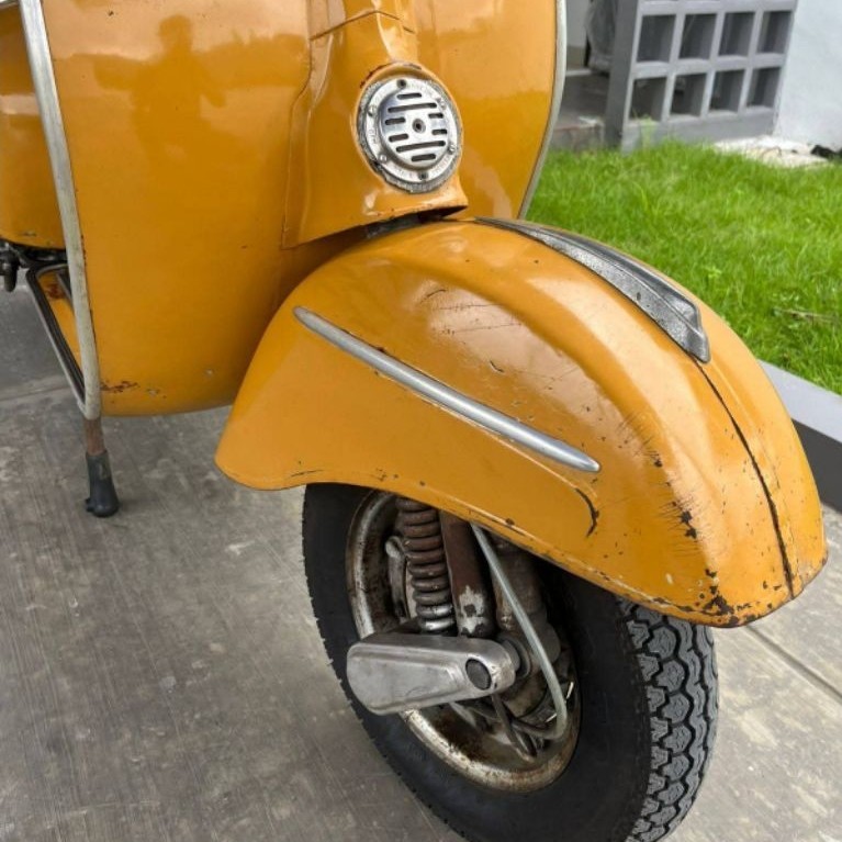 cat PU vespa yellow kuning solid