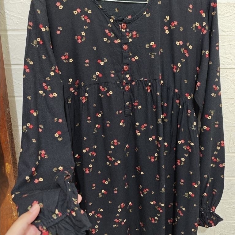 Preloved Ditsy size m