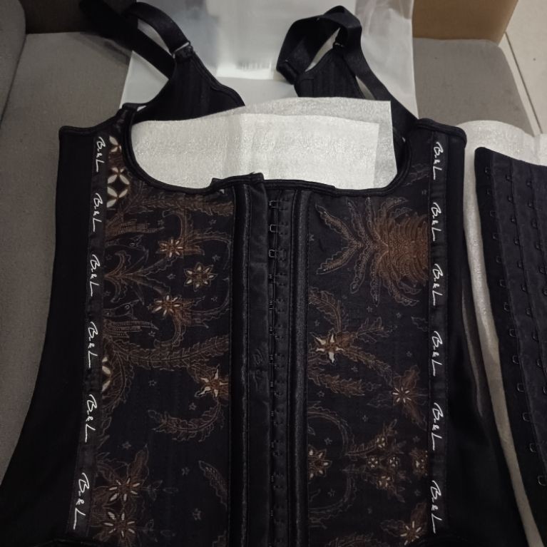Preloved Korset Cikor Mest Batik Longso Size S