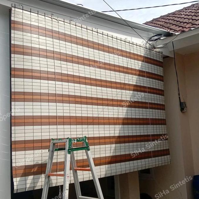 Krey Tirai Gulung Outdoor Penahan Panas & Hujan Pvc,Fiber 22M