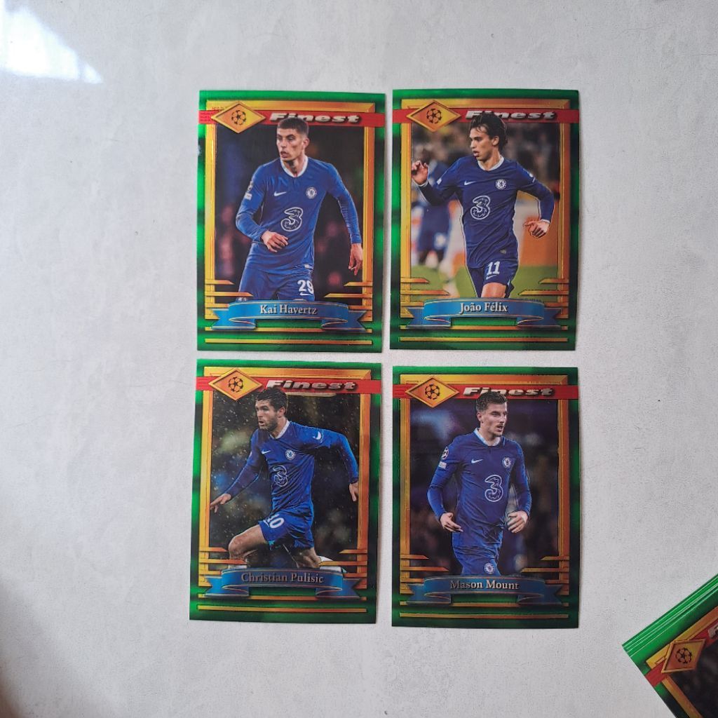 Kartu bola Topps Finest green 2023 chelsea