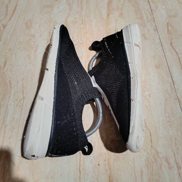 Sepatu Yankees MLB Hitam