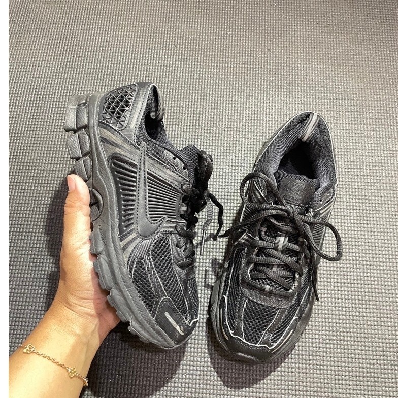 Sepatu Nike Vomero 5 size 35,5 insole 22,5cm