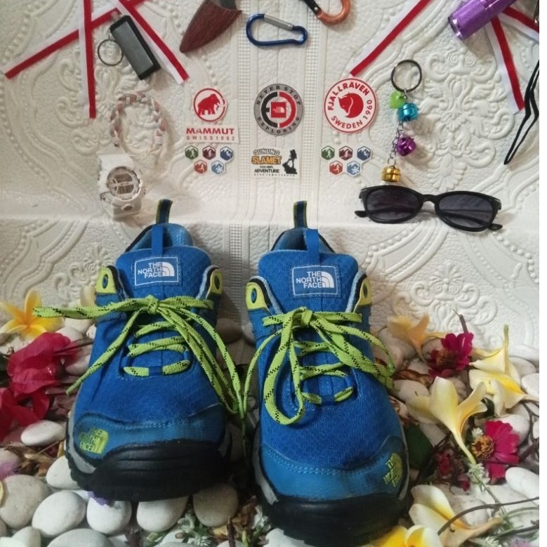 sepatu trail running tnf rectra