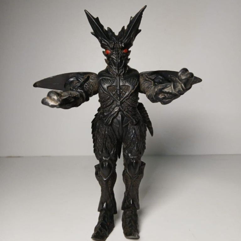 Figure Kaiju Neo Baltan Musuh Ultraman Bandai 2001 Preloved