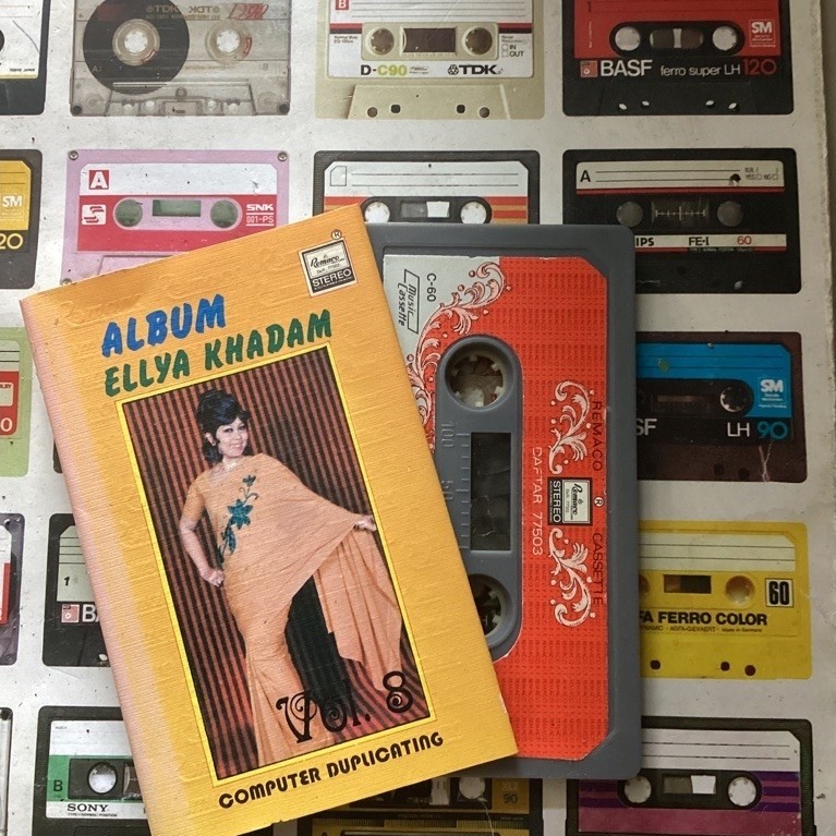 kaset pita ellya khadam musik melayu